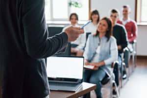 Pourquoi le secteur de la formation est particulièrement sensible à la relance